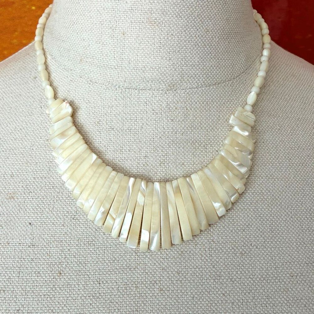 Vintage Mother of Pearl Shell Graduated Fan Bib Statement Necklace